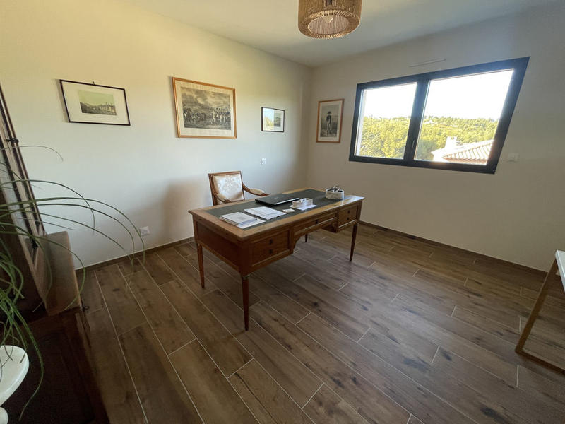 Villa - 285 m² - 6 pièces