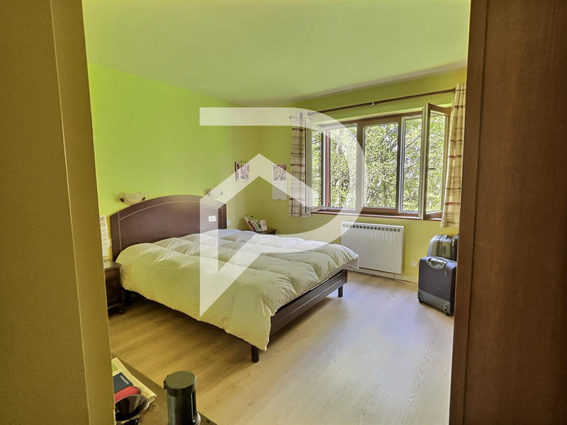 Maison - 215 m² - 10 pièces