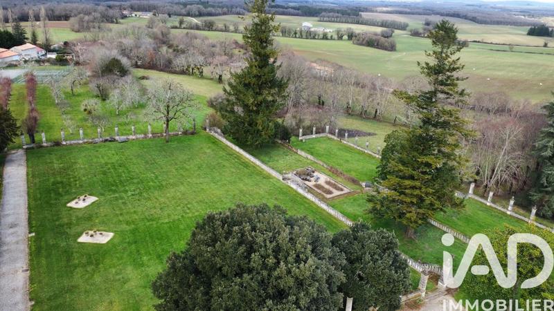 Maison - 220 m² - 2 pièces