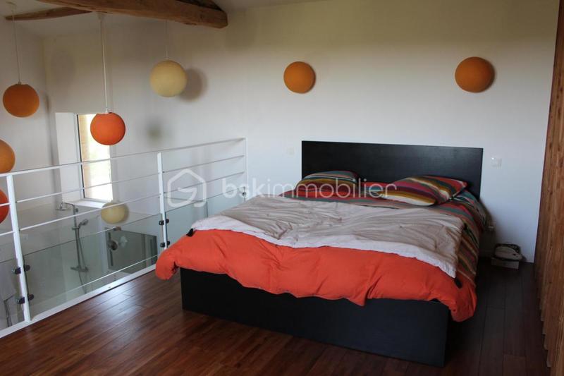 Demeure - 230 m² - 6 pièces