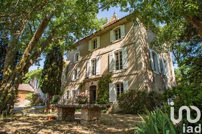 Maison - 693 m² - 10 pièces