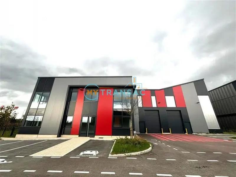 Local d'activité / Entrepôt - 1 826 m²