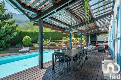 Maison - 152 m² - 6 pièces