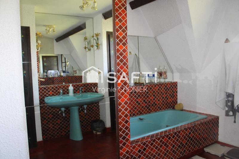 Maison - 204 m² - 6 pièces