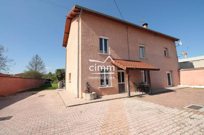 Maison - 209 m² - 8 pièces