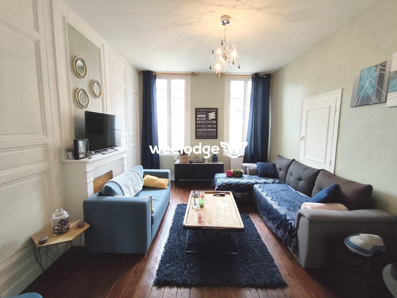 Maison - 300 m² - 10 pièces