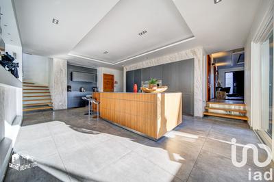 Maison - 340 m² - 8 pièces