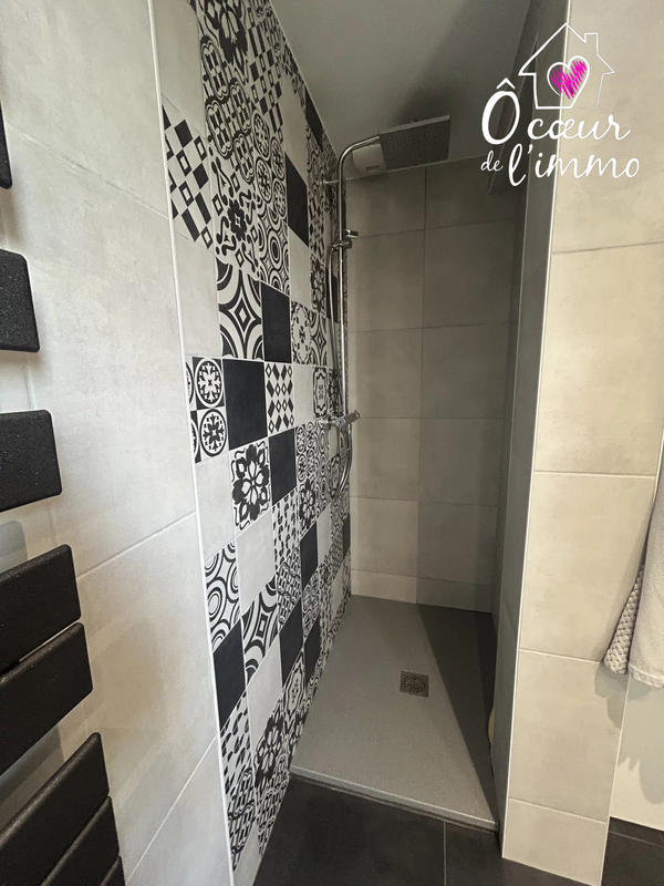 Maison - 251 m² - 9 pièces