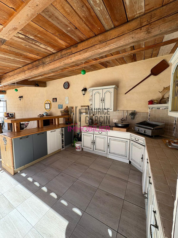 Maison - 200 m² - 8 pièces