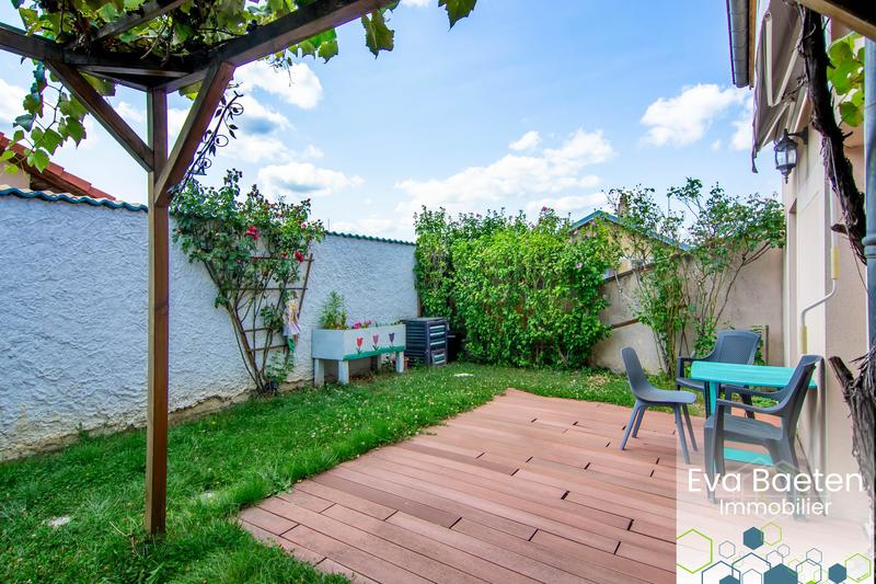 Maison jumelée - 108 m² - 5 pièces