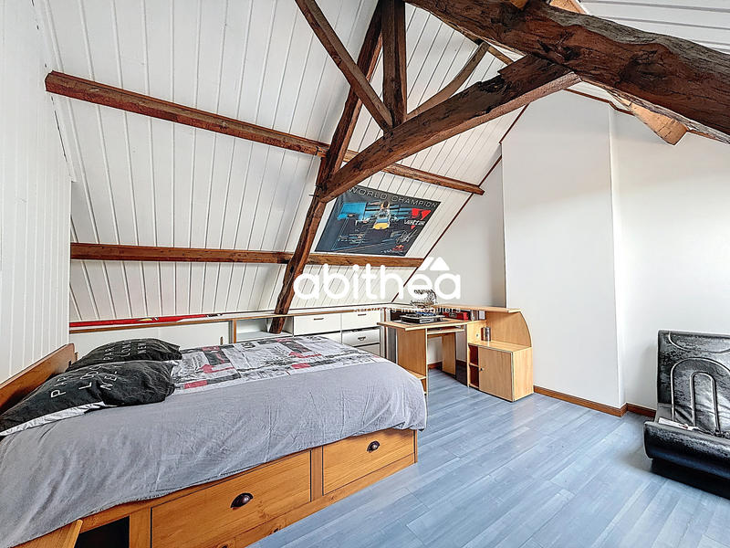 Maison - 305 m² - 9 pièces