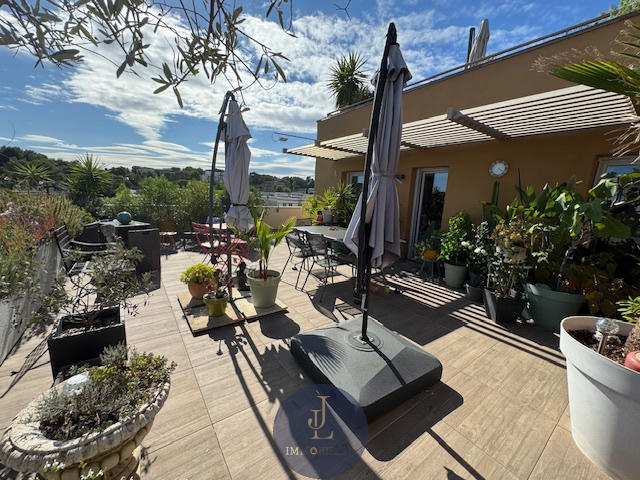 Appartement - 80 m² - 4 pièces