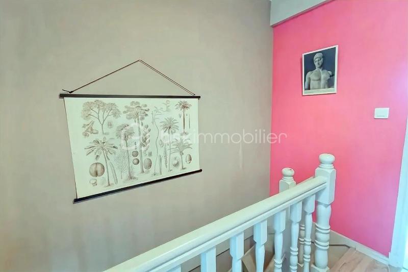 Maison - 225 m² - 8 pièces