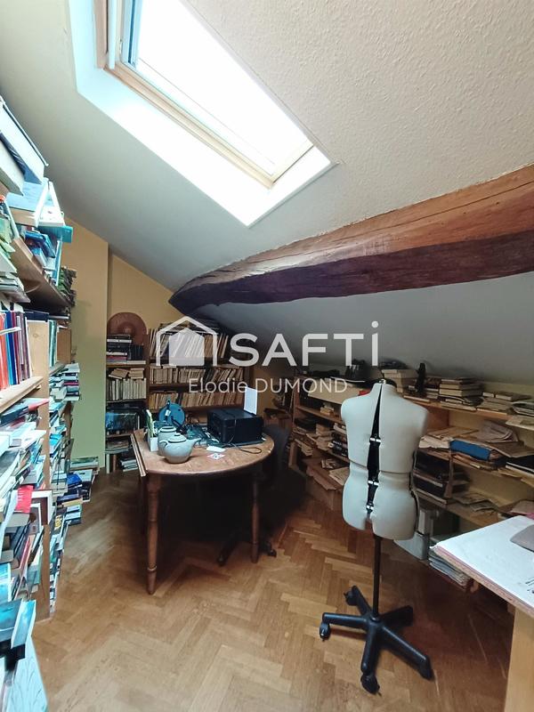 Maison - 261 m² - 8 pièces