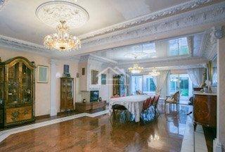 Maison - 573 m² - 20 pièces