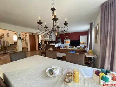 Maison - 184 m² - 6 pièces