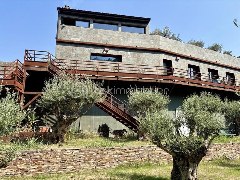 Villa - 350 m² - 12 pièces