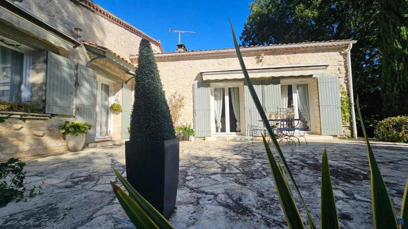 Maison - 198 m² - 7 pièces