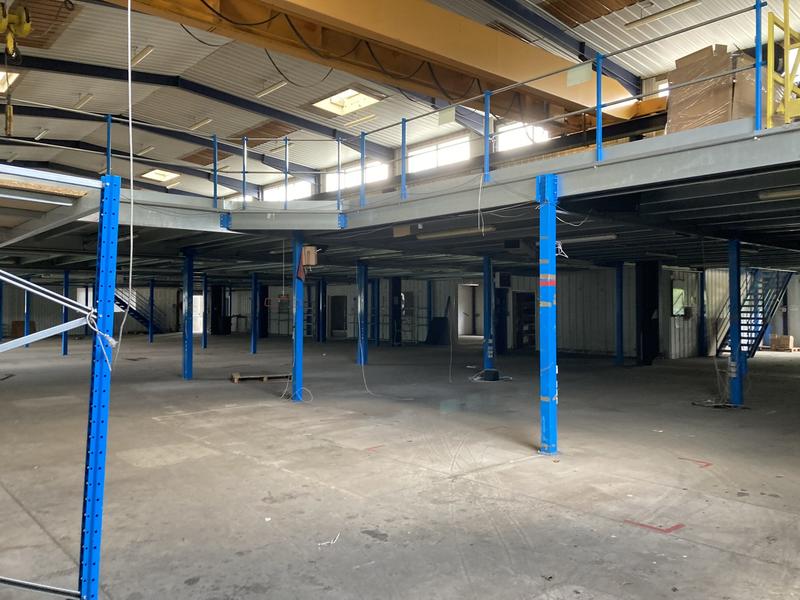 Local d'activités - 2 000 m²