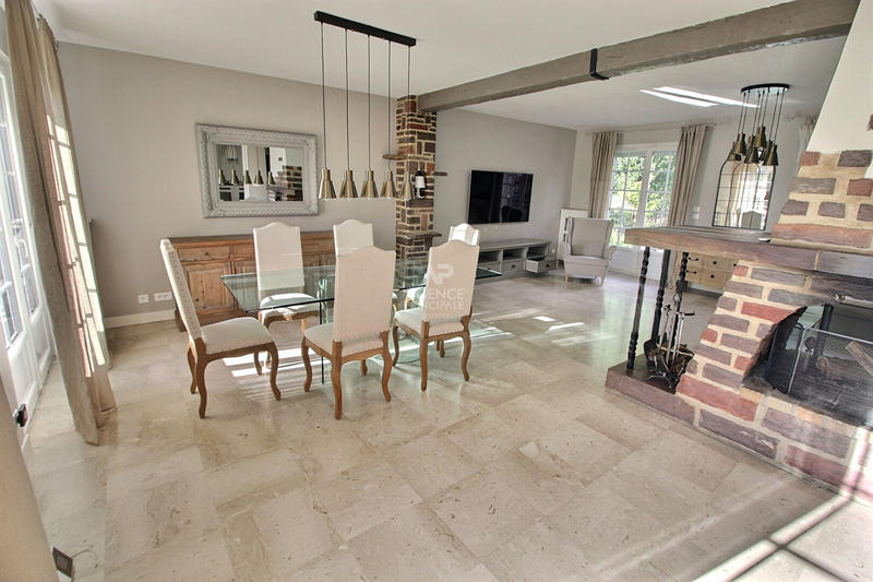 Maison - 156 m² - 7 pièces