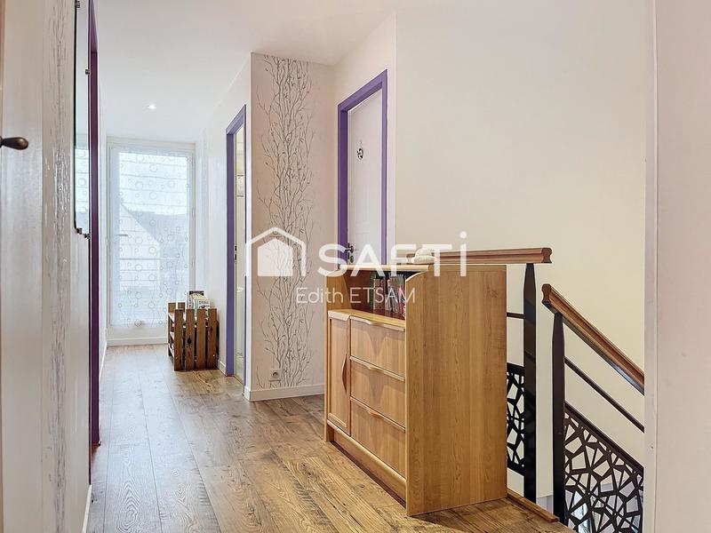 Maison - 220 m² - 8 pièces