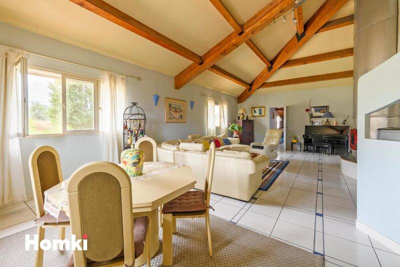 Maison - 394 m² - 12 pièces