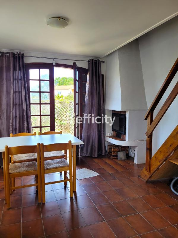 Maison - 260 m² - 12 pièces