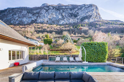 Villa - 345 m² - 8 pièces