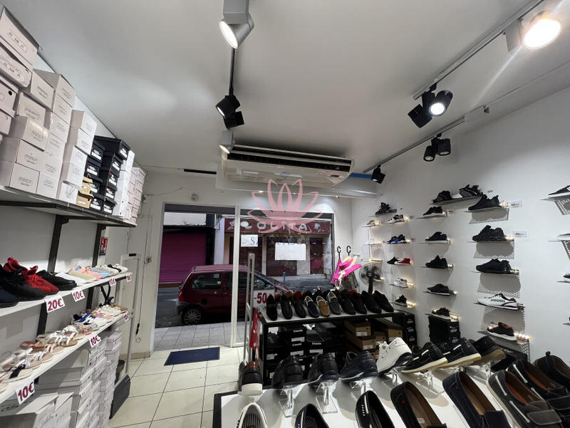 Magasins - 92 m² - 2 pièces