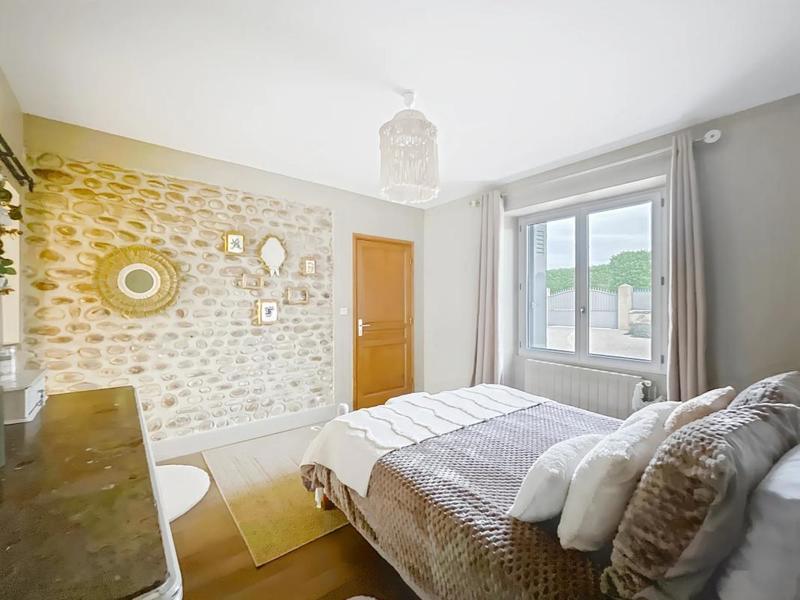 Maison - 330 m² - 9 pièces