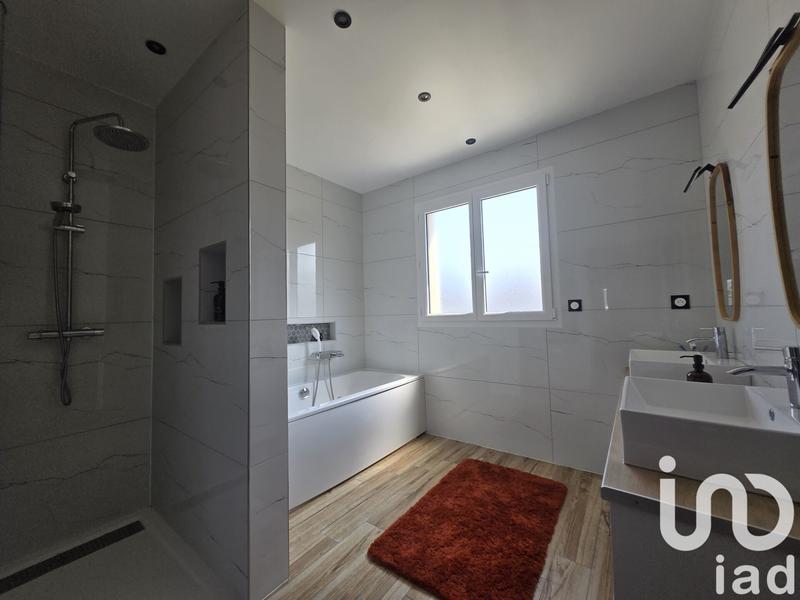 Maison - 121 m² - 5 pièces