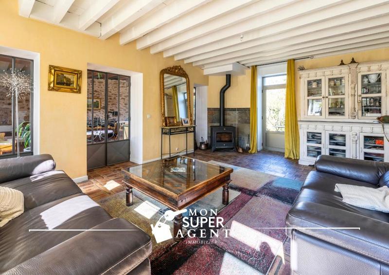 Maison - 202 m² - 7 pièces