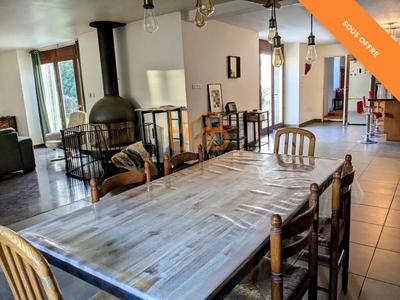 Corps de ferme - 210 m² - 6 pièces