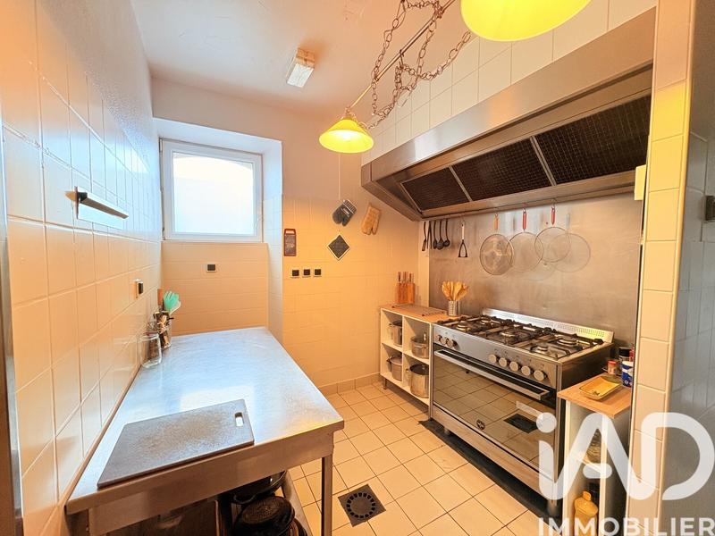 Maison - 300 m² - 11 pièces