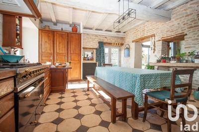 Maison - 280 m² - 8 pièces