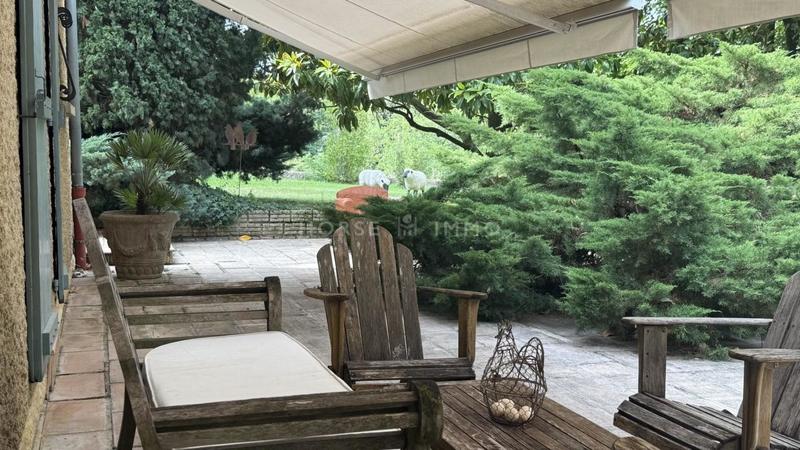 Propriété - 300 m² - 8 pièces