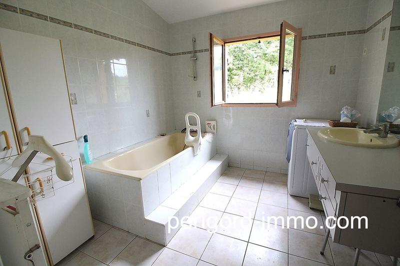 Maison traditionnelle - 80 m² - 5 pièces