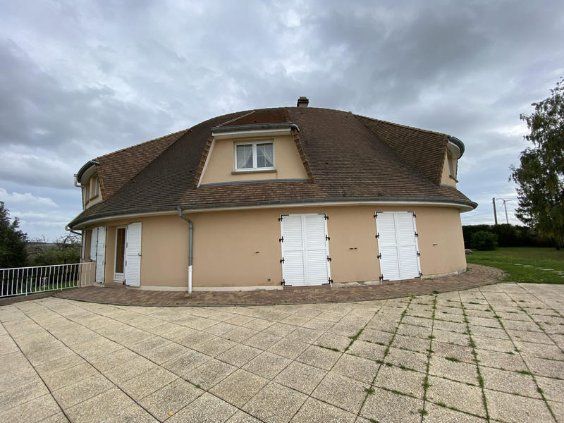 Maison - 380 m² - 8 pièces
