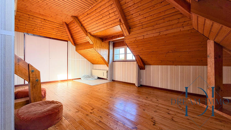 Maison - 263 m² - 7 pièces