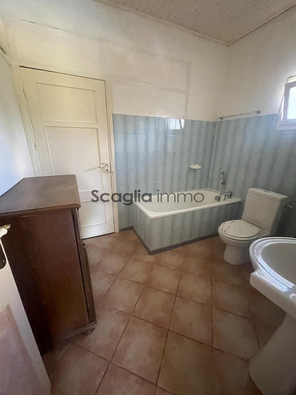 Maison - 229 m² - 8 pièces