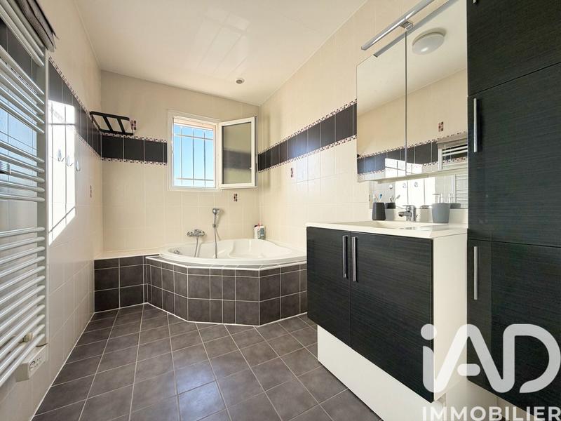 Maison - 92 m² - 4 pièces