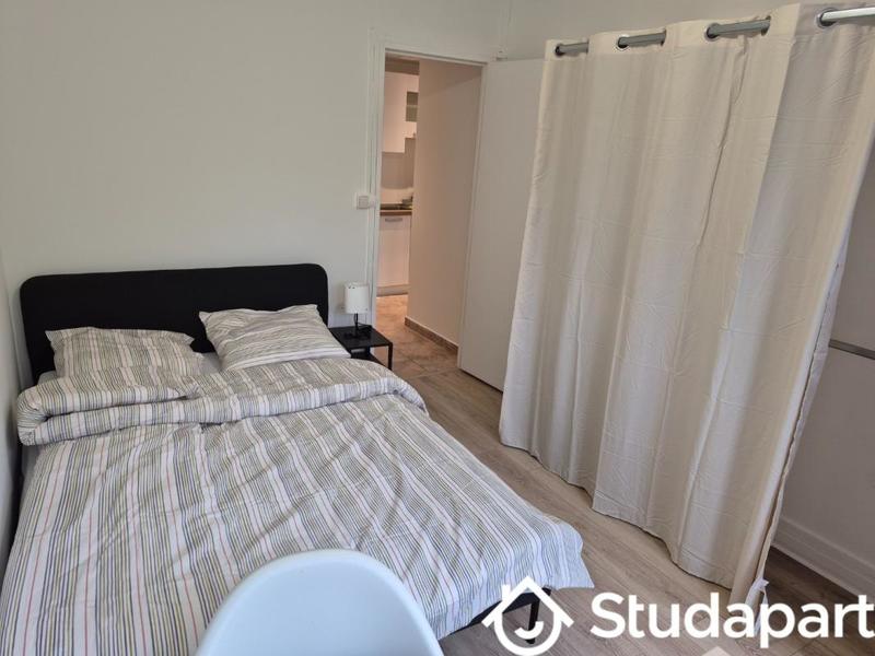 Chambre - 9 m² - 1 pièce