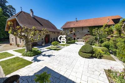 Propriété - 950 m² - 20 pièces