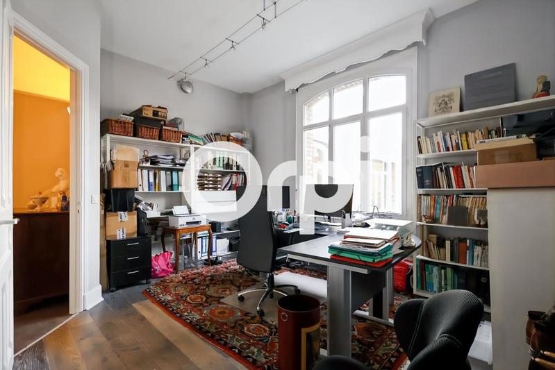 Maison de ville - 255 m² - 7 pièces