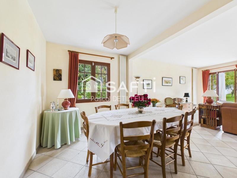 Maison - 201 m² - 8 pièces