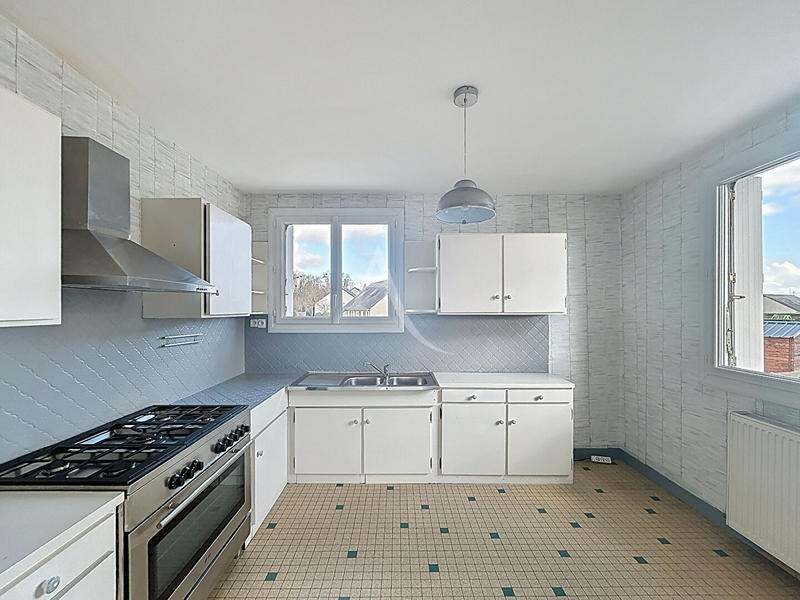 Maison - 98 m² - 4 pièces