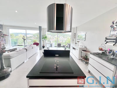 Propriété - 190 m² - 6 pièces