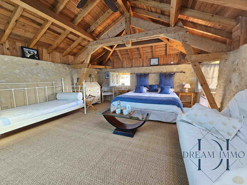 Maison - 565 m² - 15 pièces