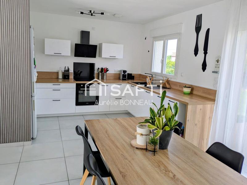 Maison - 93 m² - 4 pièces
