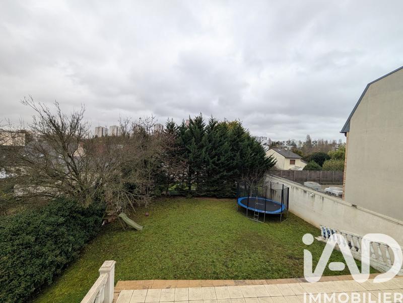 Maison - 329 m² - 7 pièces